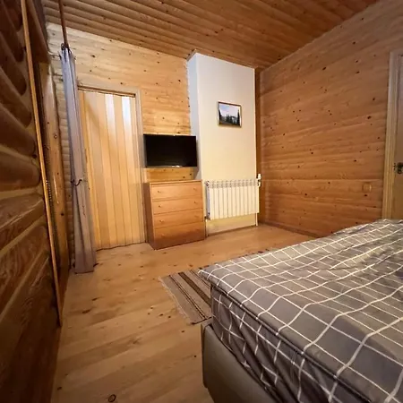 Forest House Деревянный коттедж *