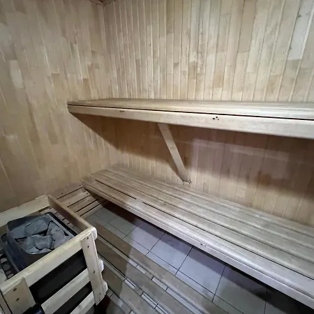 Деревянный коттедж Forest House