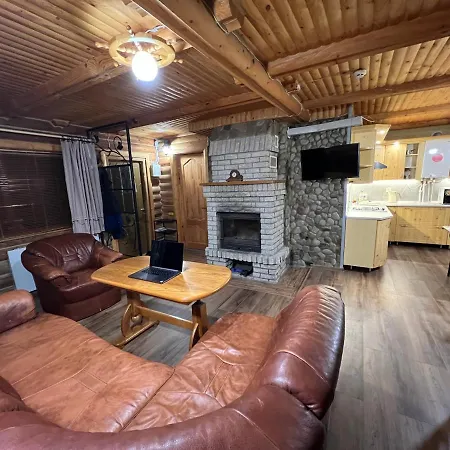 Forest House Деревянный коттедж