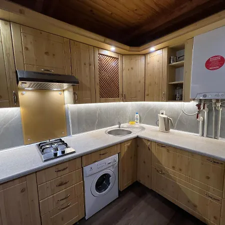 Деревянный коттедж Forest House *