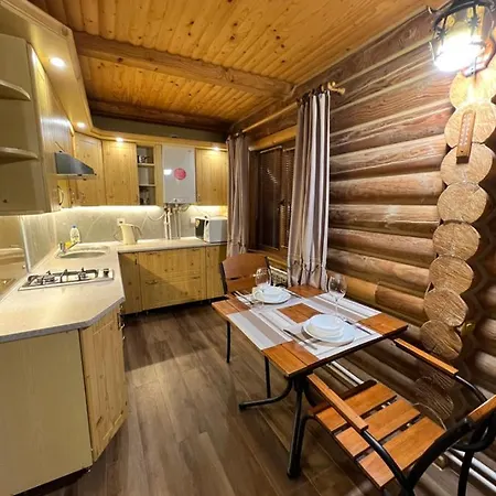 Деревянный коттедж Forest House Сходница